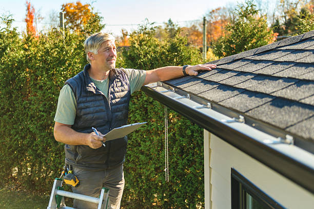 Professional Roofing technician working in Carthage, TX